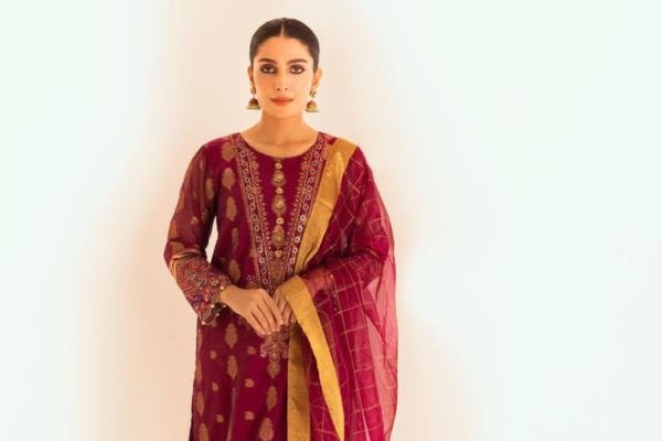 Ayeza Khan Exudes Elegance In Maroon And Golden Attire