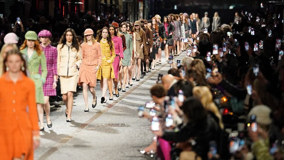 Fashion Takes Over Manchester Streets: Chanel Hosts Grand Metiers d’Art Show