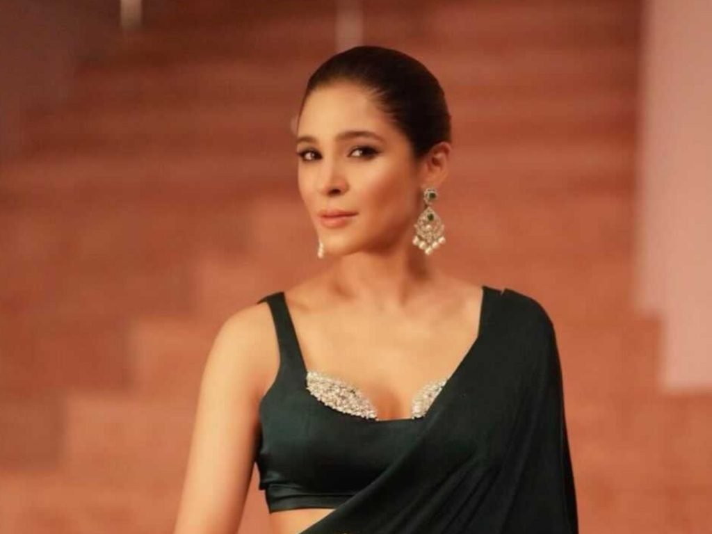 Ayesha Omar Takes Showbiz Break After Surgery