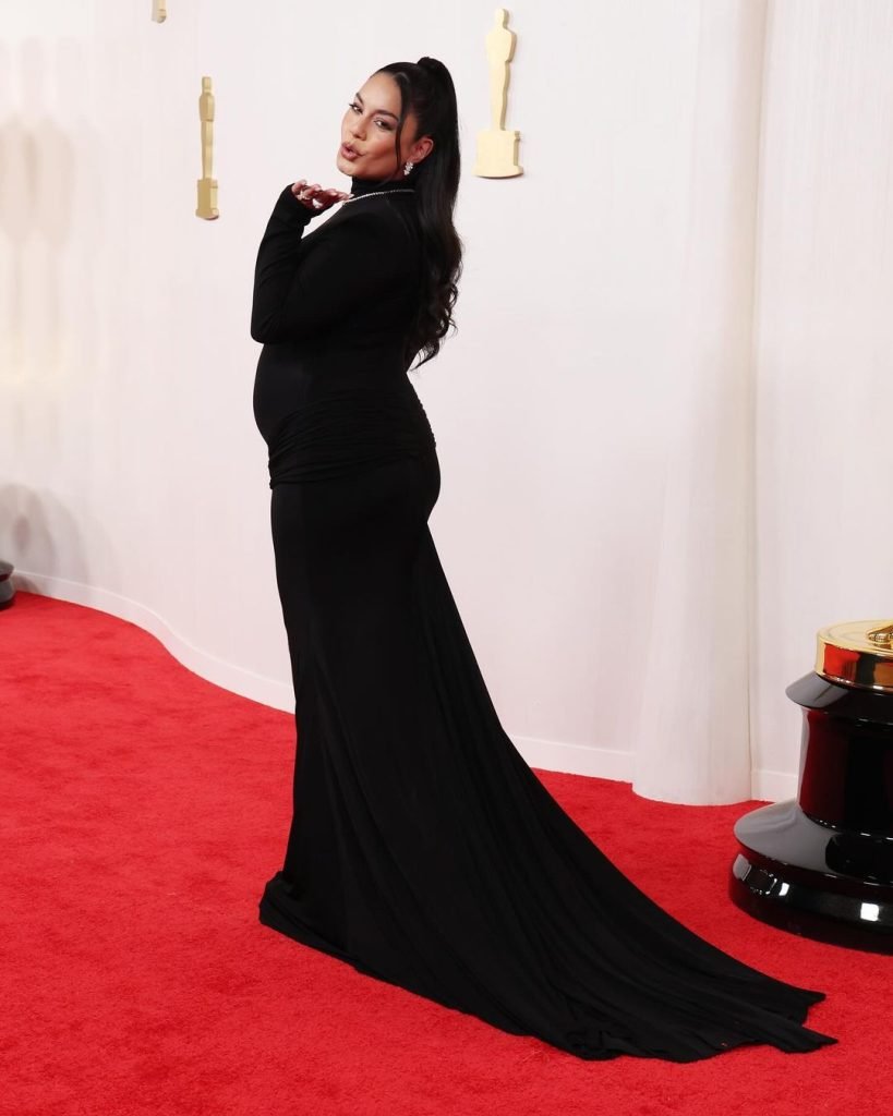 Vanessa Hudgens Announces Pregnancy on Oscars Red Carpet