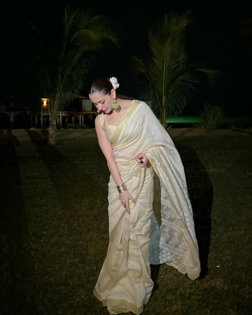 Hania Amir Stuns in Beige Saree for the Wedding Season