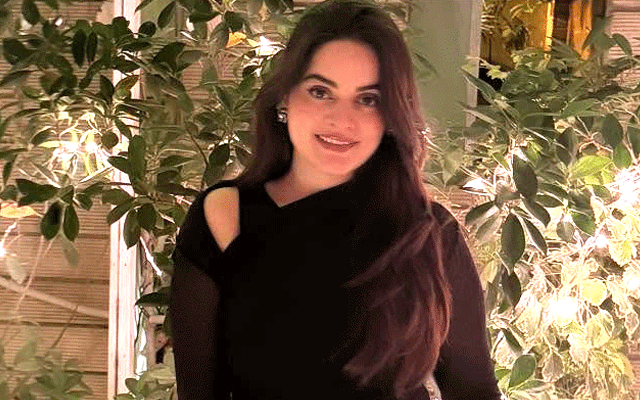 Minuuu is Back! Minal Khan Announces Exciting Television Comeback