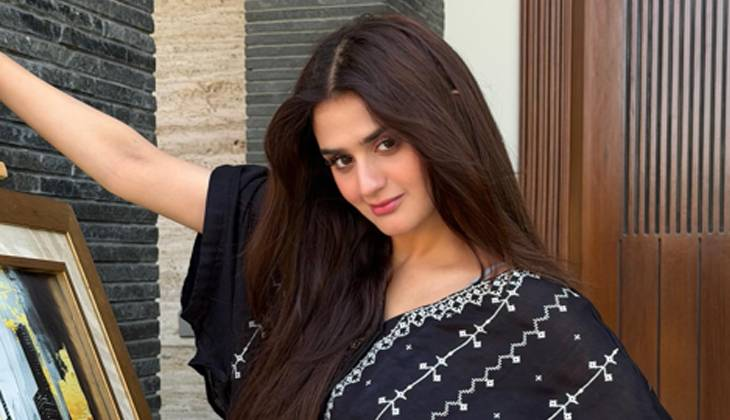 Fans Shower Hira Mani With Poetry After Glamorous New Photo Dump