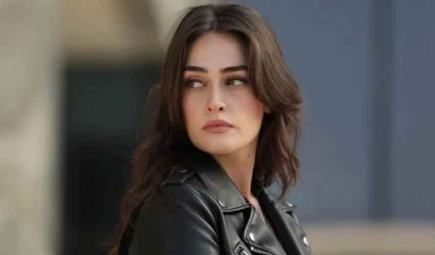 Esra Bilgic’s New Instagram Photos From Ankara Draw Attention of Fans